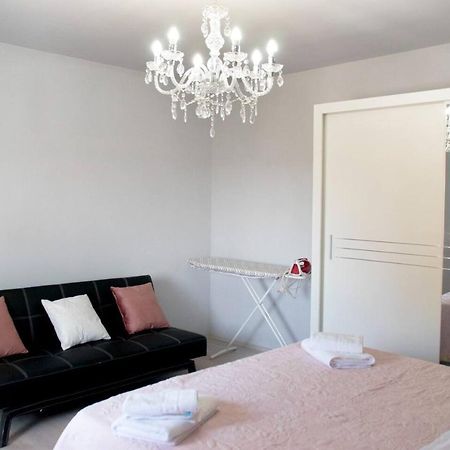 Apartment Bruna Solin Bagian luar foto